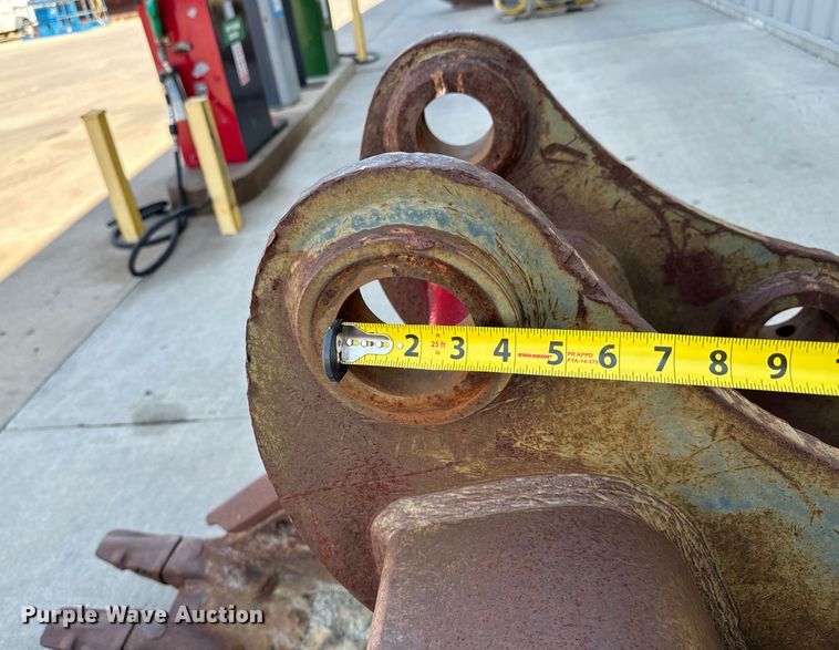 image for item LF9910 Hensley PC2106 bucket 