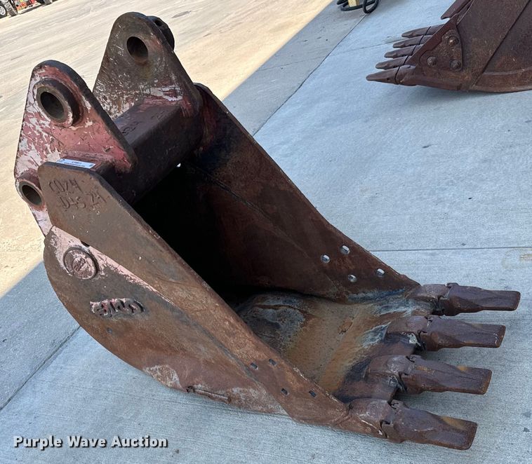 image for item LF9911 Esco bucket 