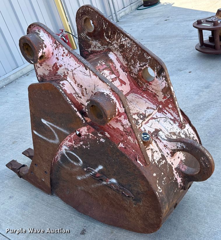 image for item LF9911 Esco bucket 