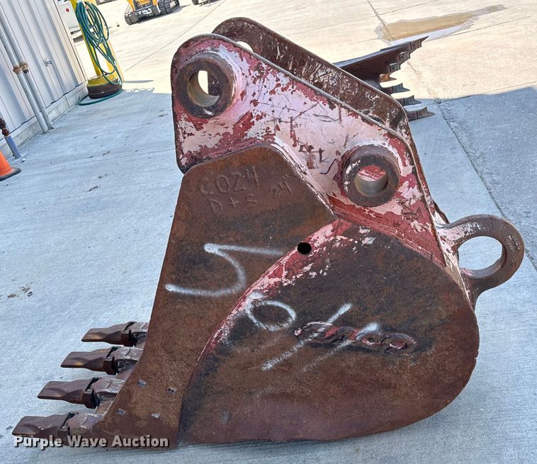 image for item LF9911 Esco bucket 