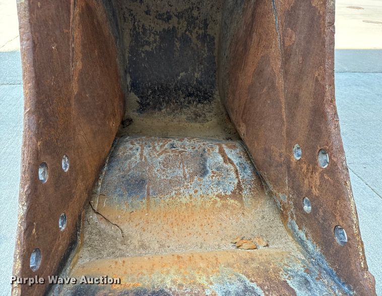 image for item LF9911 Esco bucket 