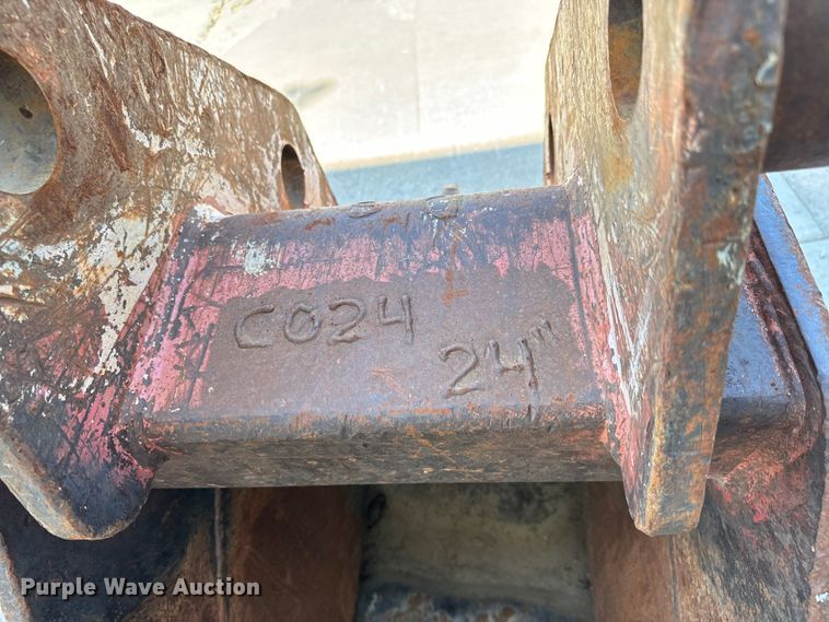 image for item LF9911 Esco bucket 