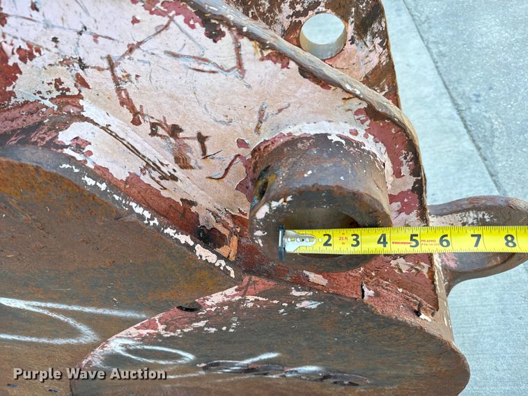 image for item LF9911 Esco bucket 