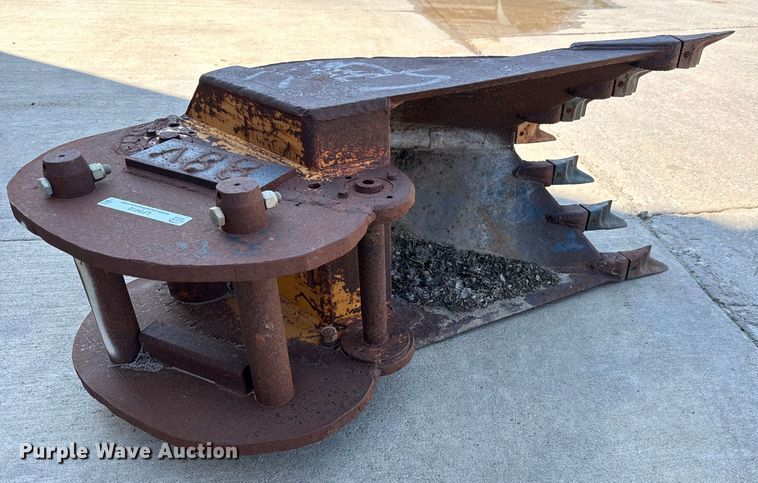 image for item LF9912 Hensley v-bottom bucket