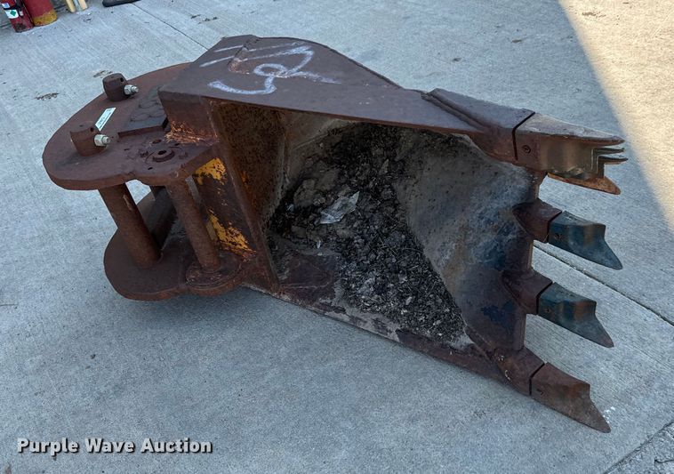 image for item LF9912 Hensley v-bottom bucket