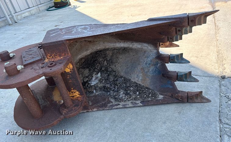 image for item LF9912 Hensley v-bottom bucket