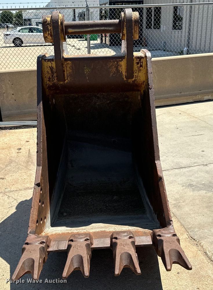 image for item LF9916 Esco bucket 