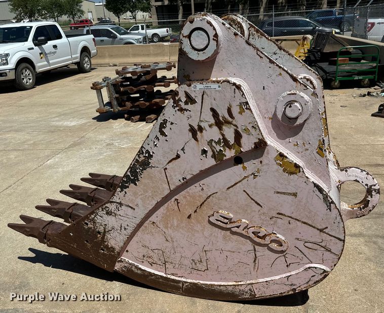 image for item LF9916 Esco bucket 