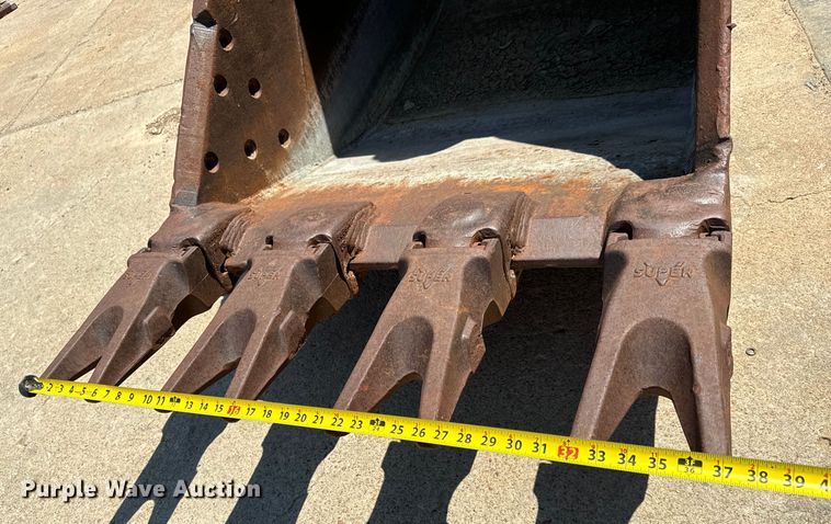 image for item LF9916 Esco bucket 