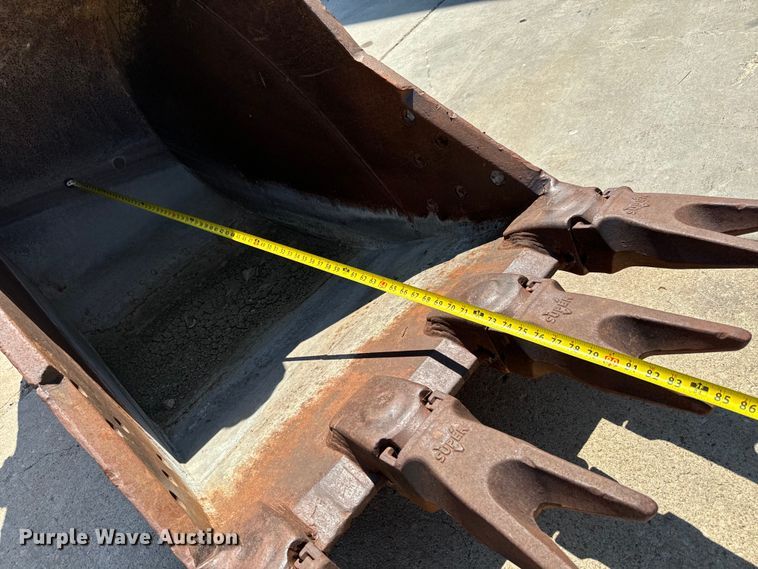 image for item LF9916 Esco bucket 