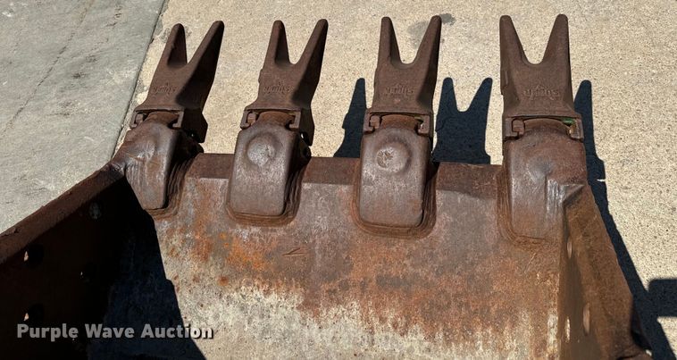 image for item LF9916 Esco bucket 