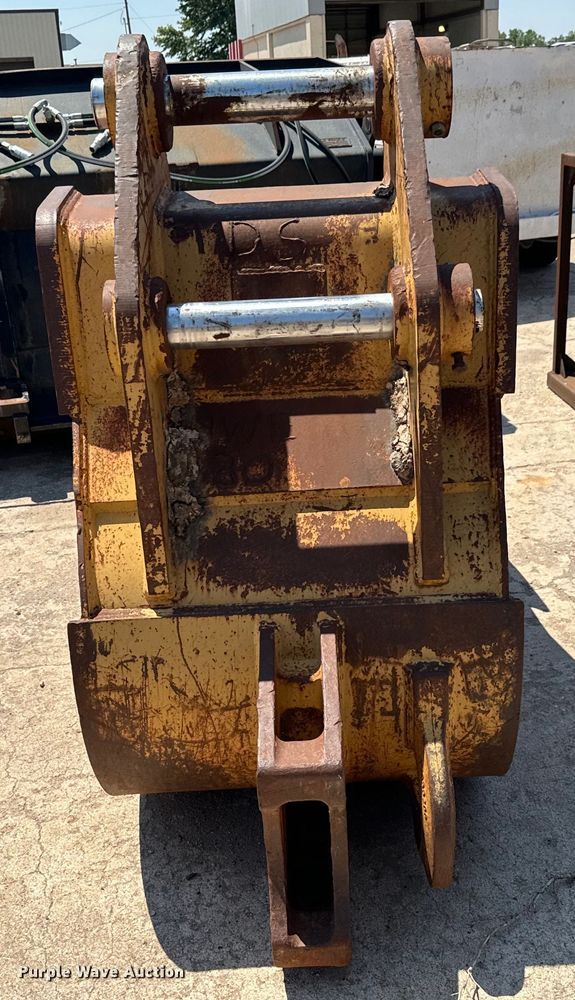 image for item LF9917 Esco bucket 