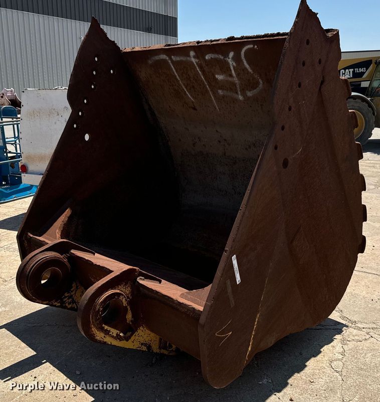 image for item LF9923 Caterpillar  bucket 