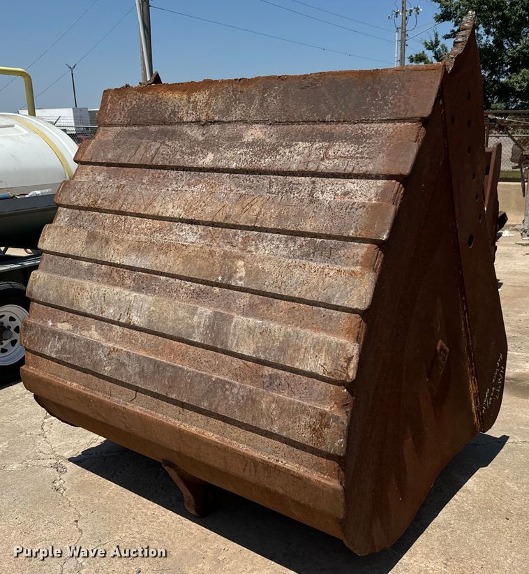 image for item LF9923 Caterpillar  bucket 