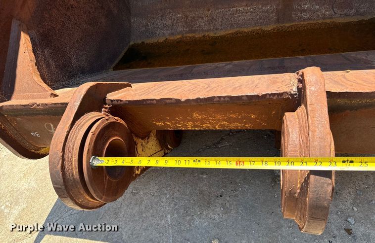 image for item LF9923 Caterpillar  bucket 