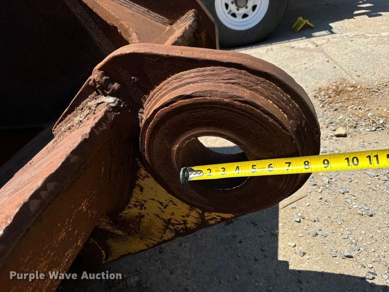 image for item LF9923 Caterpillar  bucket 