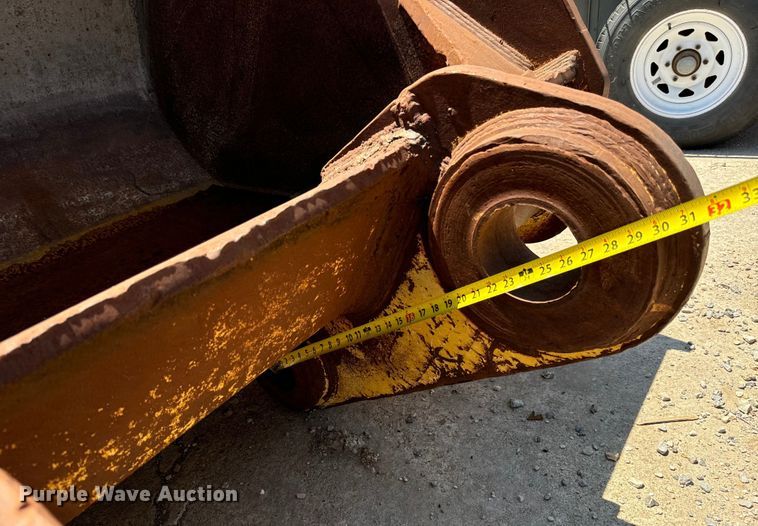 image for item LF9923 Caterpillar  bucket 