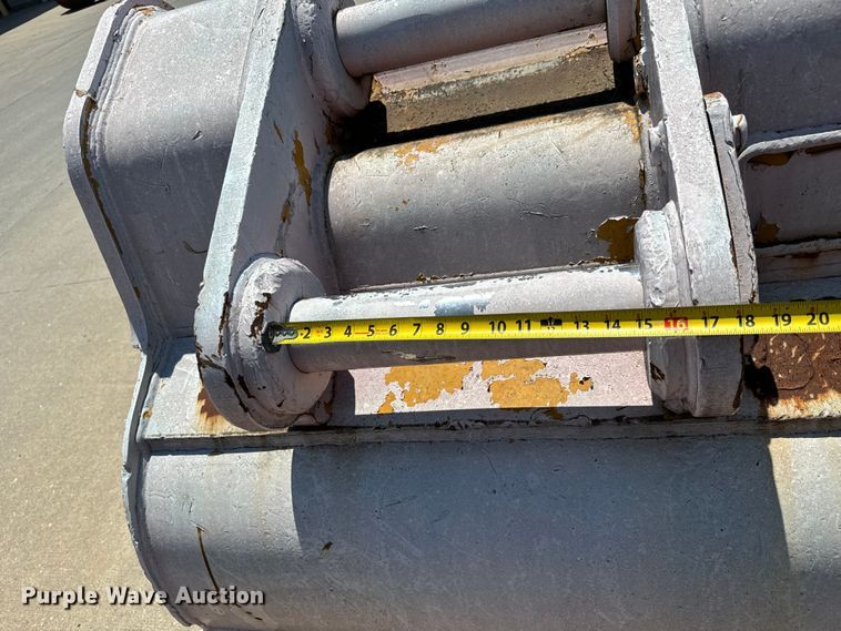 image for item LF9924 Caterpillar  bucket 