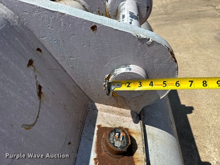 image for item LF9924 Caterpillar  bucket 