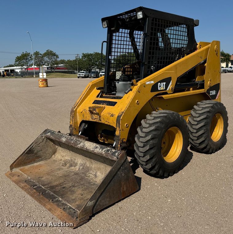 image for item LF9940 2007 Caterpillar  236B2 skid steer loader