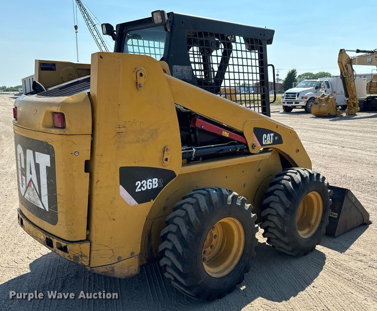image for item LF9940 2007 Caterpillar  236B2 skid steer loader