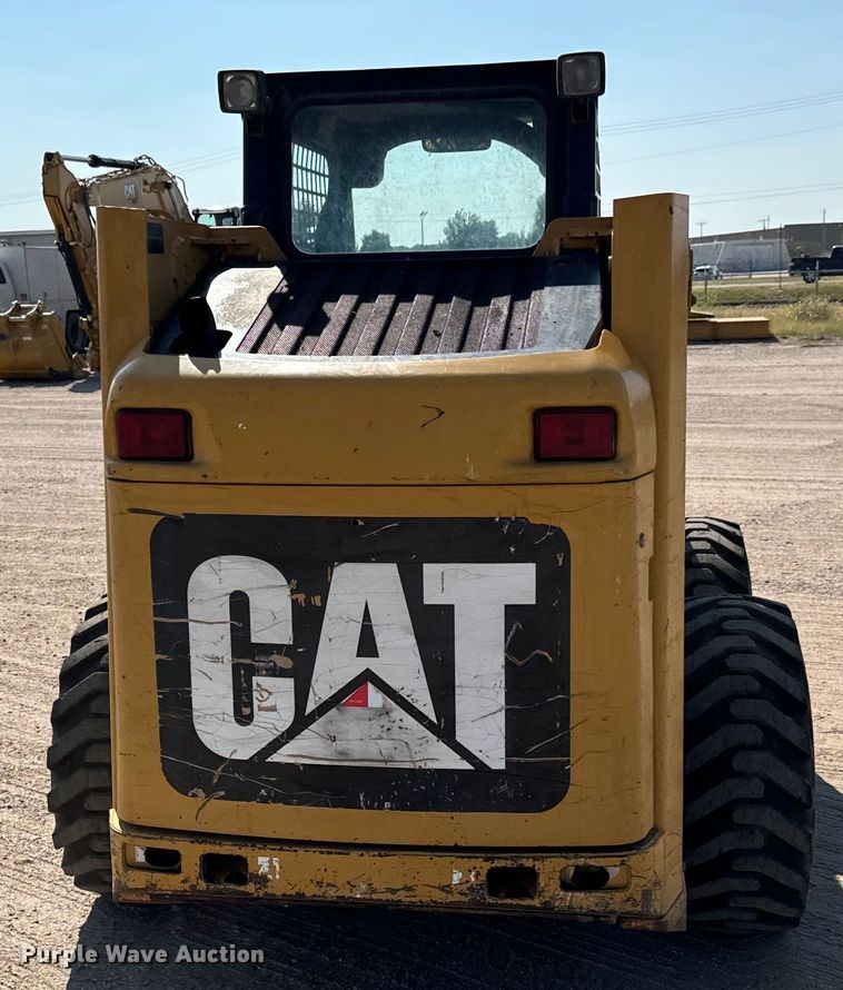 image for item LF9940 2007 Caterpillar  236B2 skid steer loader
