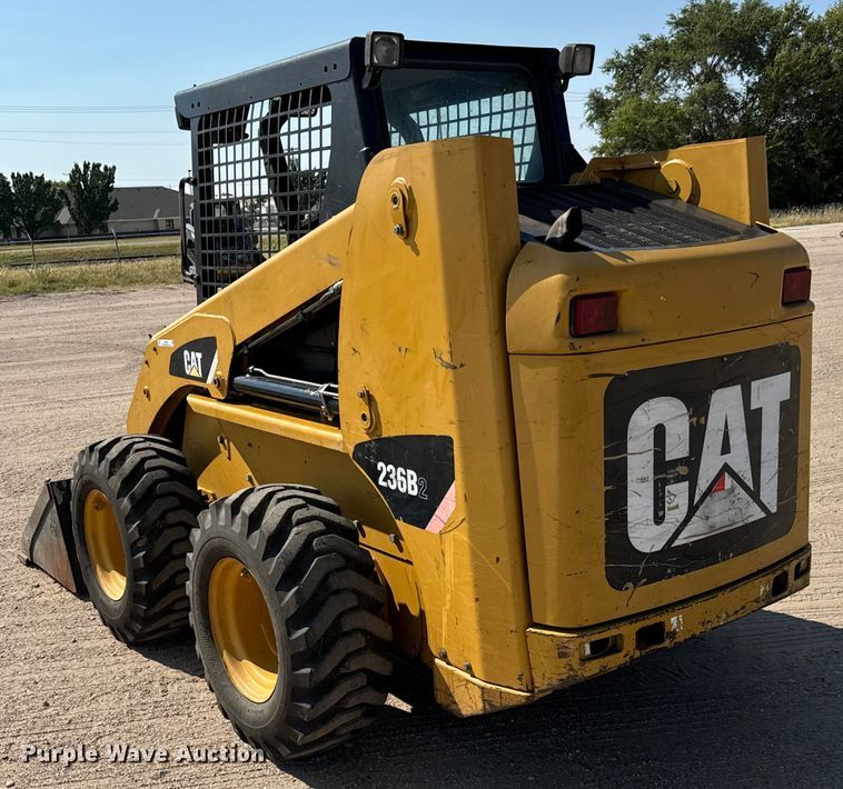 image for item LF9940 2007 Caterpillar  236B2 skid steer loader
