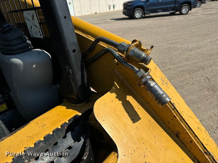 image for item LF9940 2007 Caterpillar  236B2 skid steer loader