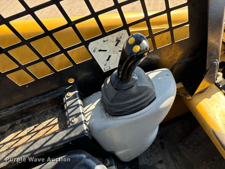 image for item LF9940 2007 Caterpillar  236B2 skid steer loader