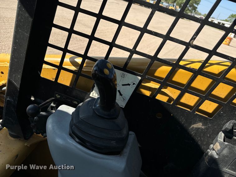 image for item LF9940 2007 Caterpillar  236B2 skid steer loader