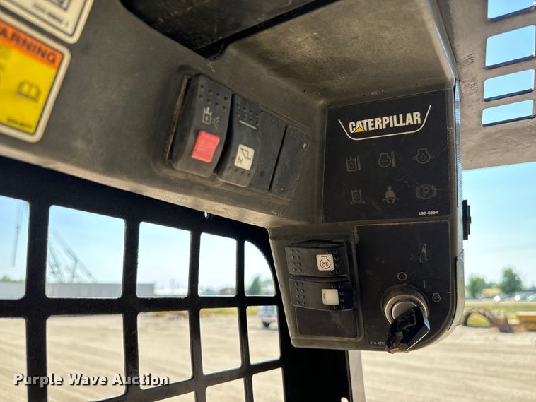 image for item LF9940 2007 Caterpillar  236B2 skid steer loader