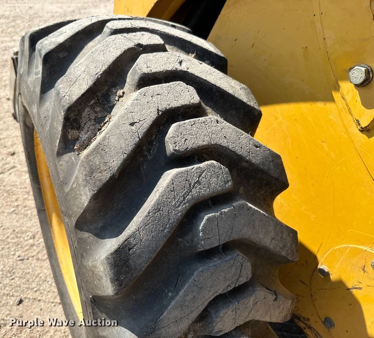image for item LF9940 2007 Caterpillar  236B2 skid steer loader
