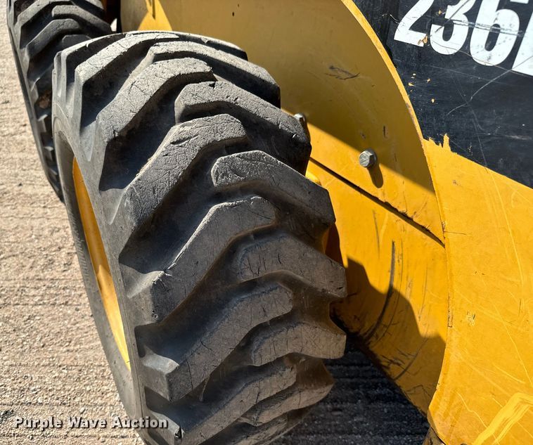image for item LF9940 2007 Caterpillar  236B2 skid steer loader