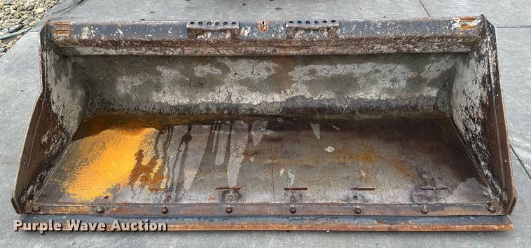 image for item LF9942 Bobcat  80 HD C/I skid steer bucket