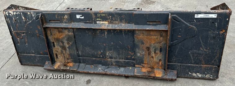 image for item LF9942 Bobcat  80 HD C/I skid steer bucket