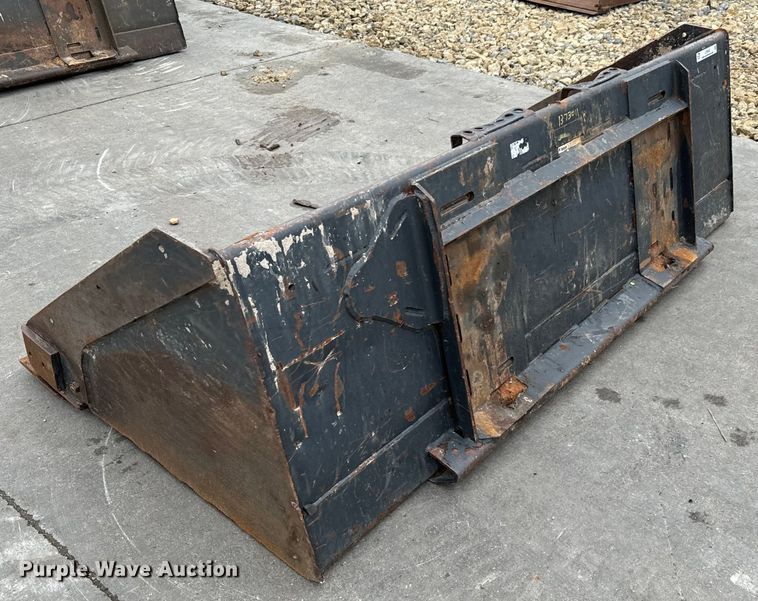 image for item LF9942 Bobcat  80 HD C/I skid steer bucket