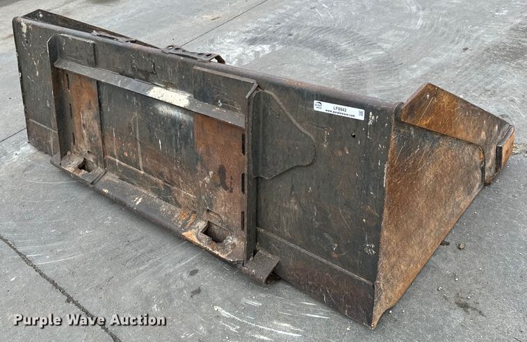 image for item LF9943 Bobcat  80 HD C/I skid steer bucket