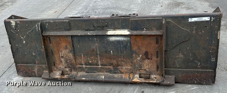 image for item LF9943 Bobcat  80 HD C/I skid steer bucket