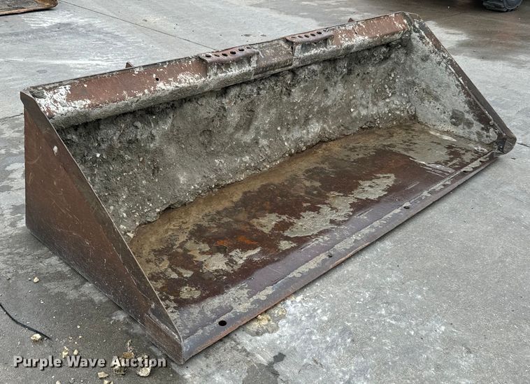 image for item LF9944 Melroe 72 Low Profile skid steer bucket