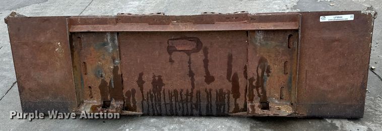 image for item LF9944 Melroe 72 Low Profile skid steer bucket