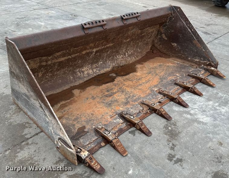 image for item LF9946 Bobcat  74 HD C/I skid steer bucket