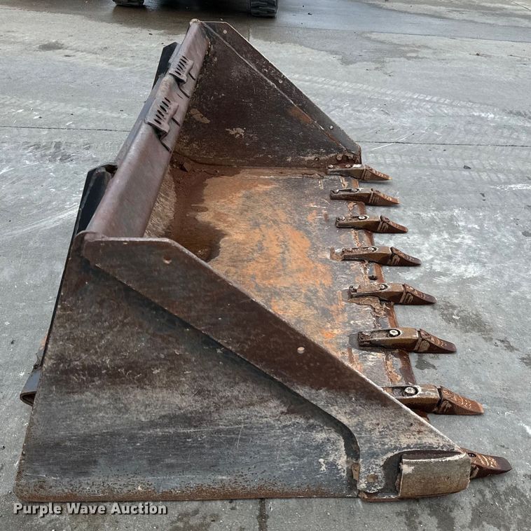 image for item LF9946 Bobcat  74 HD C/I skid steer bucket
