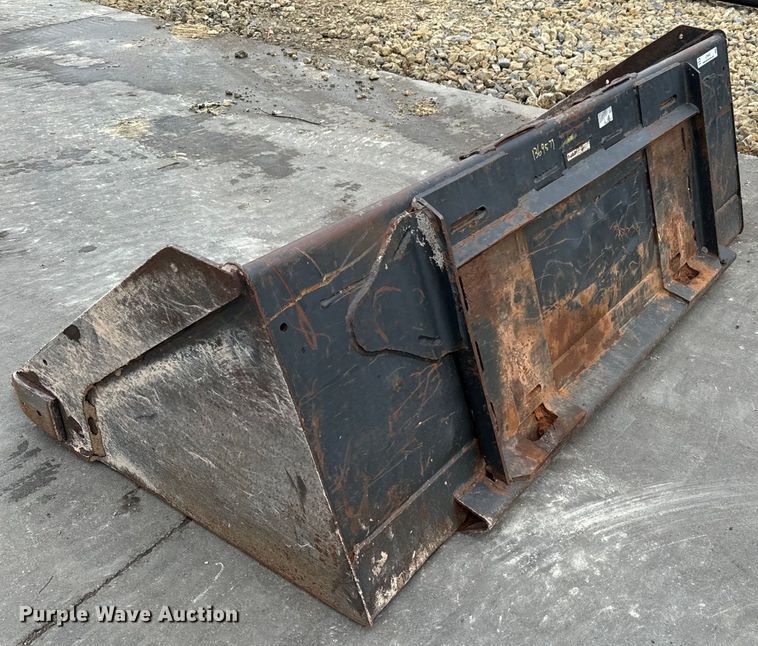image for item LF9946 Bobcat  74 HD C/I skid steer bucket