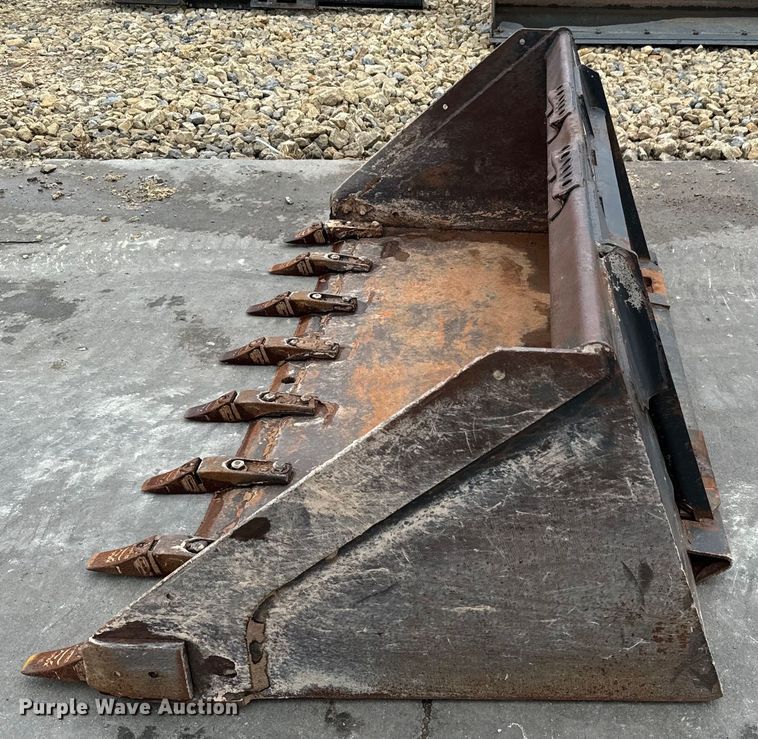 image for item LF9946 Bobcat  74 HD C/I skid steer bucket