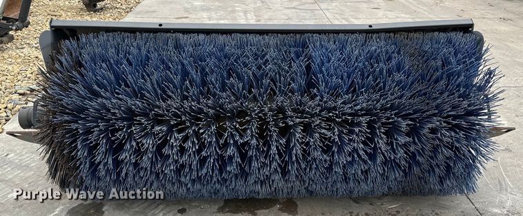 image for item LF9947 2018 CNH Industrial skid steer broom