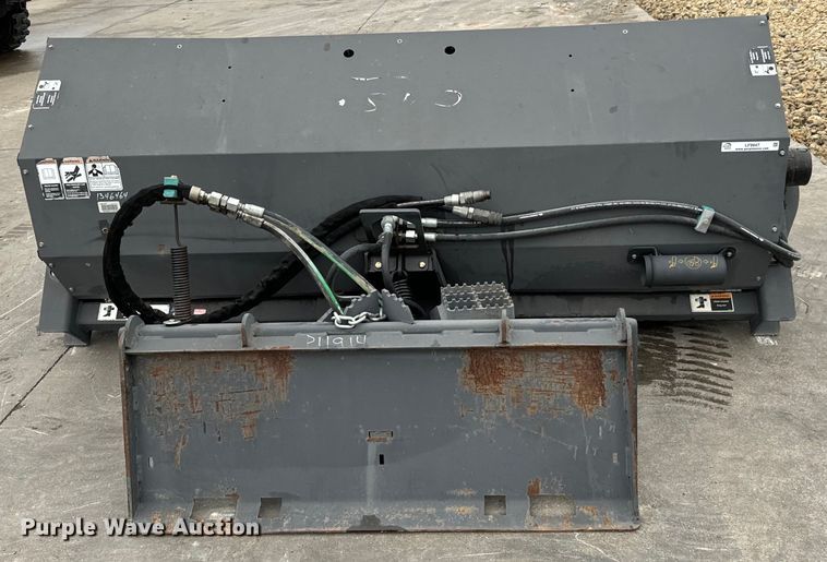 image for item LF9947 2018 CNH Industrial skid steer broom