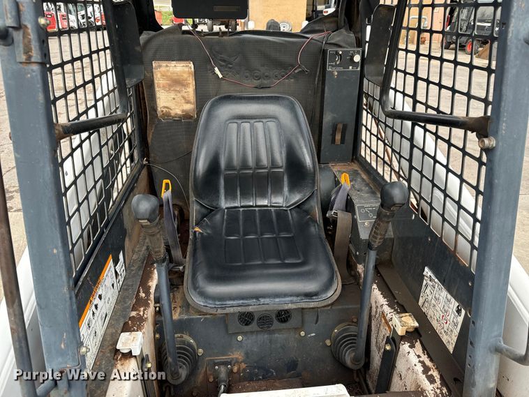 image for item LF9953 1993 Bobcat 753 skid steer loader