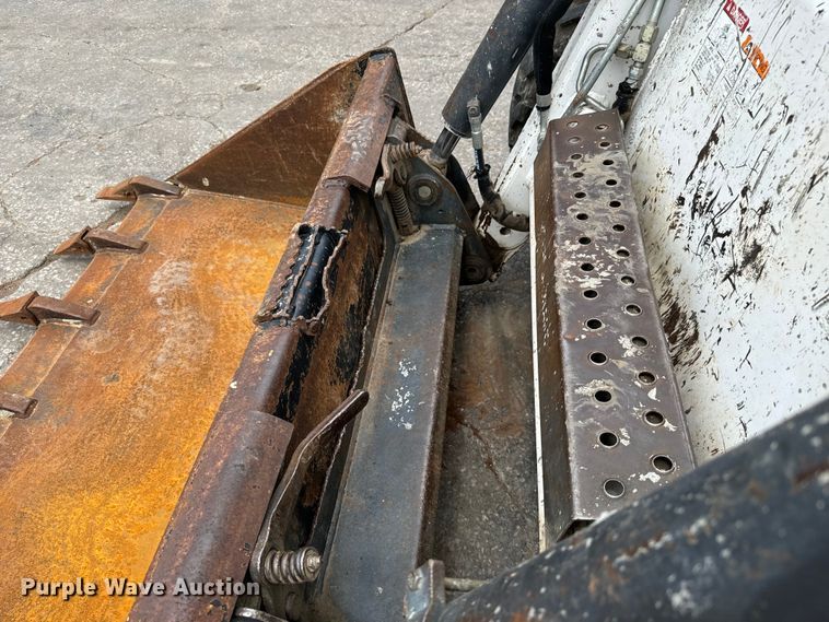 image for item LF9961 1998 Bobcat 873 skid steer loader