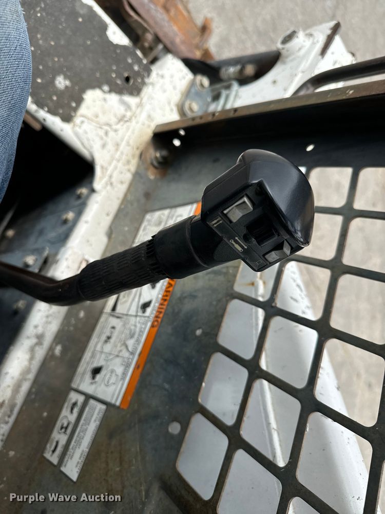 image for item LF9961 1998 Bobcat 873 skid steer loader