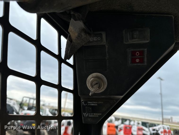 image for item LF9961 1998 Bobcat 873 skid steer loader